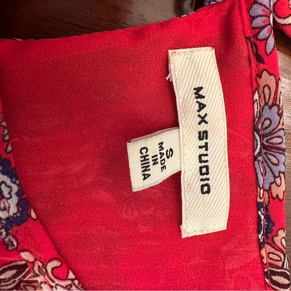 Max Studio Red Paisley Sleeveless Blouse | Lightweight | Elegant & Chic - Picture 5 of 9